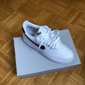 Brand new Nike Air Force 1 never worn size 11 I'll deliver to you